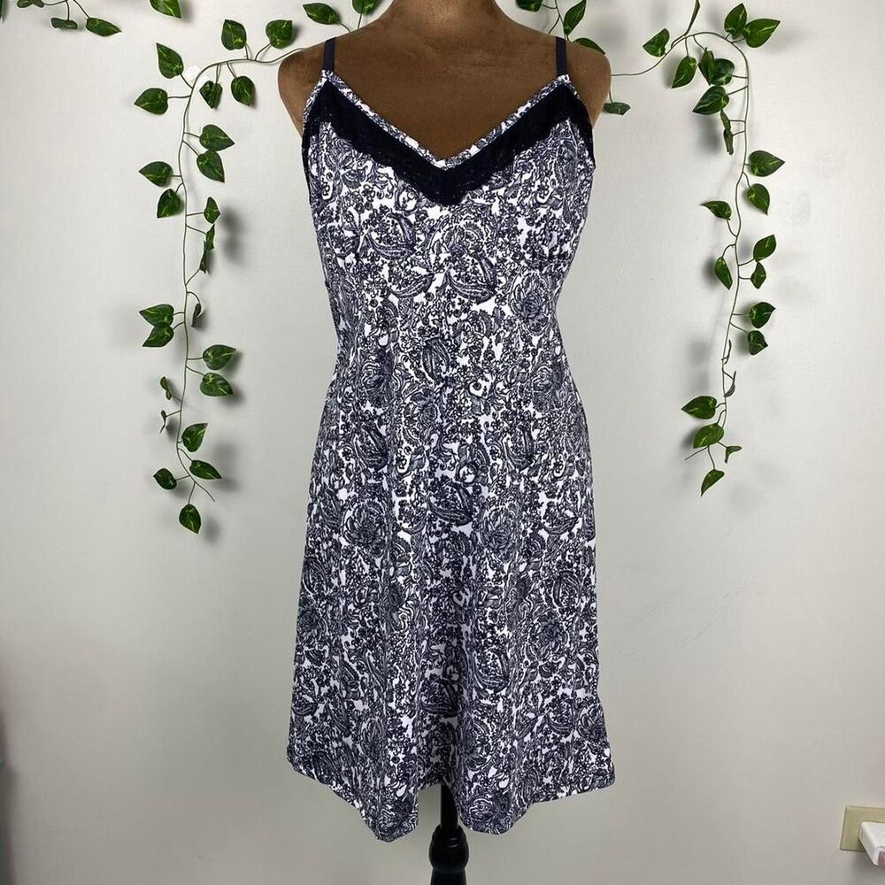 Tahari white & black paisley print lace trim midi dress sleepwear nightgown goth